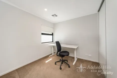 Property photo of 38 Tarra Circuit Mount Barker SA 5251