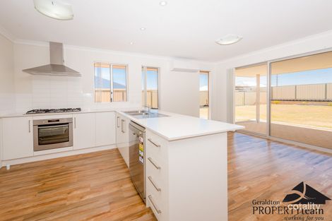 Property photo of 8 Castlefin Road Utakarra WA 6530