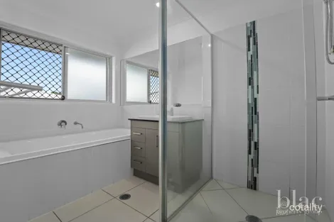 Property photo of 67 Applecross Circuit Spring Mountain QLD 4300