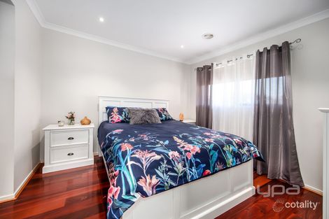 Property photo of 27 Twain Way Fraser Rise VIC 3336