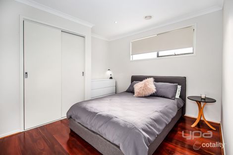 Property photo of 27 Twain Way Fraser Rise VIC 3336