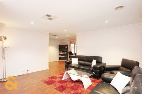 Property photo of 3 Truscott Avenue Roxburgh Park VIC 3064