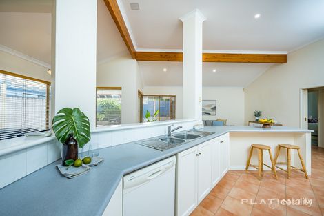 Property photo of 46 Wakeley Way Duncraig WA 6023