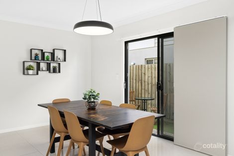 Property photo of 106 Englefield Road Oxley QLD 4075