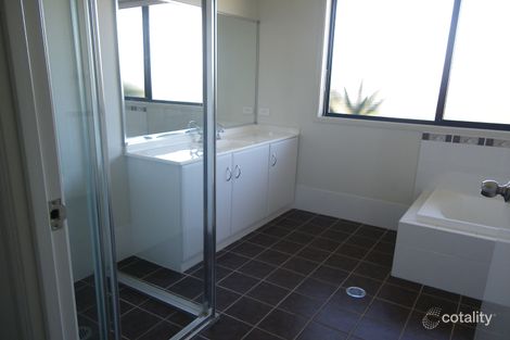 Property photo of 8 Howard Avenue Bega NSW 2550