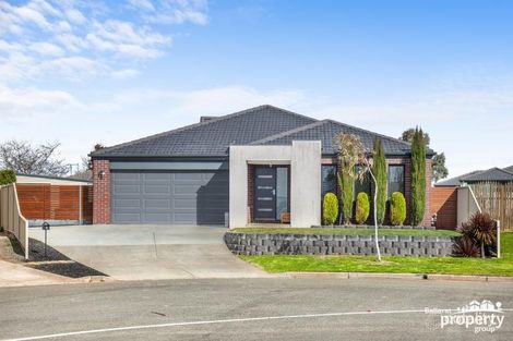 Property photo of 8 Barley Sheaf Drive Miners Rest VIC 3352