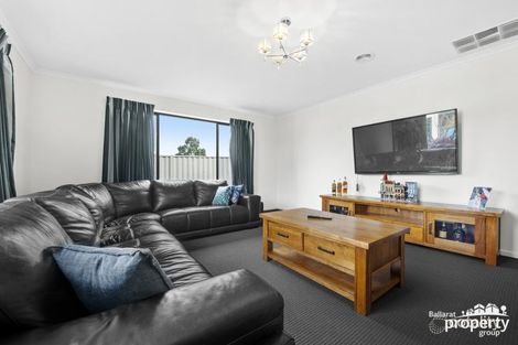 Property photo of 8 Barley Sheaf Drive Miners Rest VIC 3352