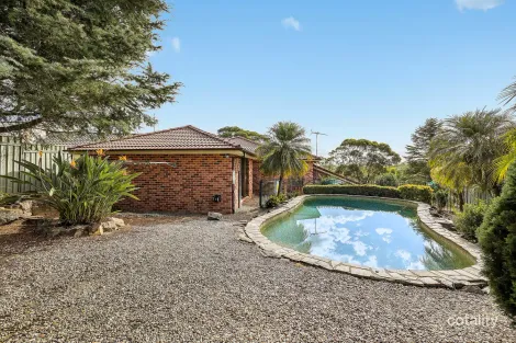 Property photo of 8 Kippax Place Menai NSW 2234