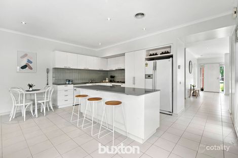 Property photo of 28 St Andrews Drive Heatherton VIC 3202