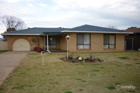 Property photo of 42 Mumford Crescent Dubbo NSW 2830
