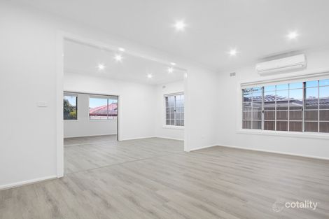 Property photo of 33 First Avenue Hoxton Park NSW 2171