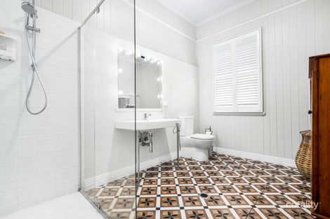 Property photo of 45 Saint Catherines Terrace Wynnum QLD 4178