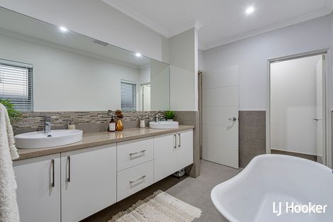 Property photo of 25 Roundhouse Parade Jindalee WA 6036