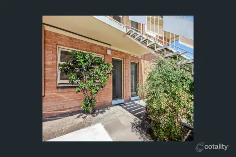 2/243 Old Cleveland Rd, Coorparoo, QLD 4151