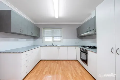 Property photo of 33 Rochford Way Girrawheen WA 6064