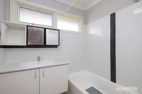 Property photo of 33 Rochford Way Girrawheen WA 6064