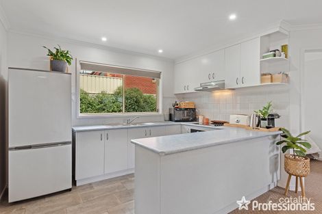 Property photo of 8 Sandner Grove Golden Square VIC 3555