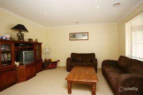 Property photo of 3 Glade Court Cranbourne VIC 3977