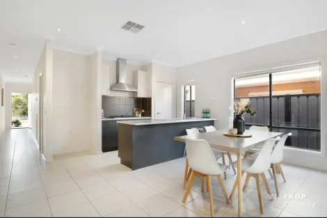 Property photo of 20 Nossal Drive Point Cook VIC 3030