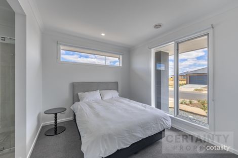 Property photo of 11 Graded Street Manor Lakes VIC 3024