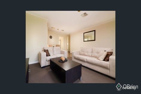 Property photo of 2 Cooney Close Berwick VIC 3806
