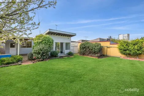 Property photo of 6 Hamilton Court Breakwater VIC 3219