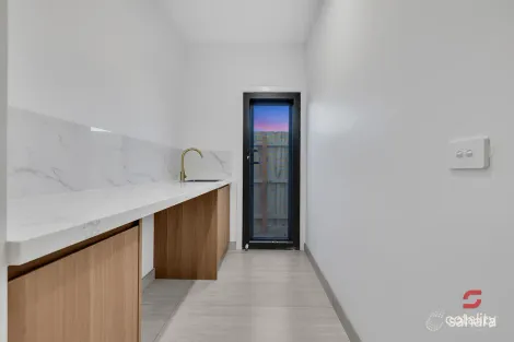 Property photo of 19 Sprinter Drive Thornhill Park VIC 3335
