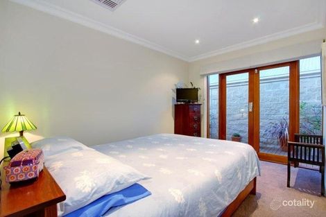 Property photo of 10 Iluka Place Mornington VIC 3931
