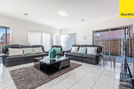 Property photo of 8 Reay Drive Craigieburn VIC 3064