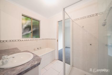 Property photo of 2 Earle Close Pakenham VIC 3810