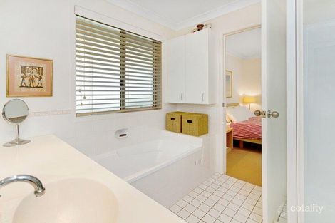 Property photo of 17 Merideth Place Green Point NSW 2251