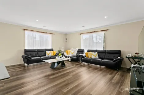 Property photo of 58 McIntyre Avenue Roxburgh Park VIC 3064