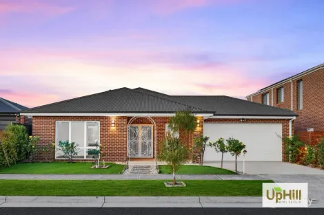 62 Ferrari Dr, Cranbourne East, VIC 3977