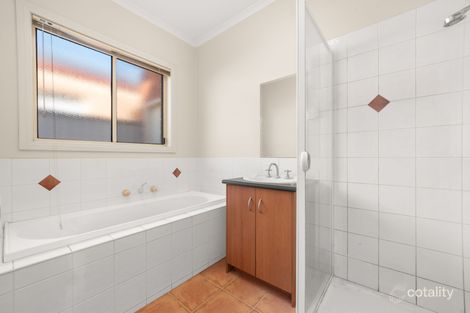 Property photo of 11 Hinchinbrook Close Caroline Springs VIC 3023