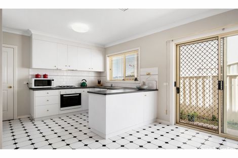 Property photo of 7 Chatterton Place West Albury NSW 2640