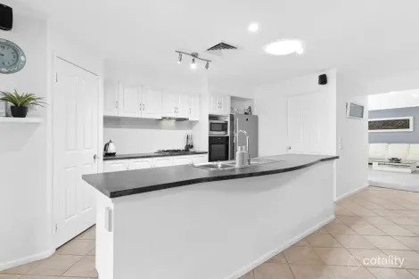 Property photo of 15 Bairds Close Rutherford NSW 2320