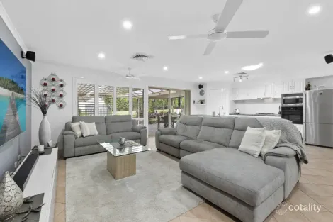 Property photo of 15 Bairds Close Rutherford NSW 2320