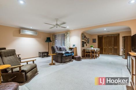 Property photo of 35 Isaac Smith Crescent Endeavour Hills VIC 3802