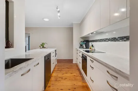 Property photo of 21 Glenelg Drive Brassall QLD 4305