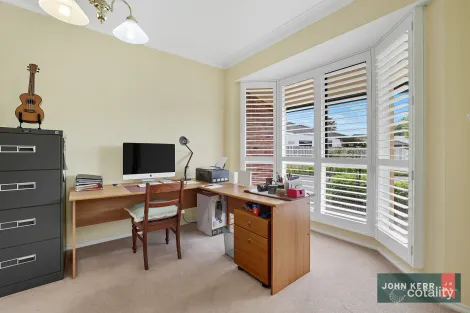 Property photo of 6 Sherwood Court Newborough VIC 3825
