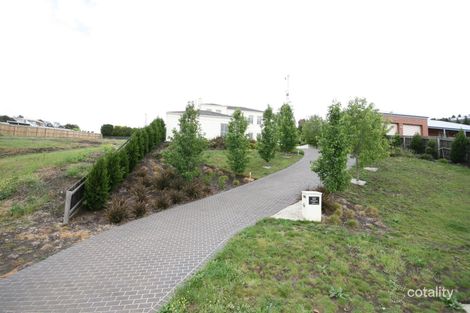 111 Grosvenor Dr, Wandana Heights, VIC 3216