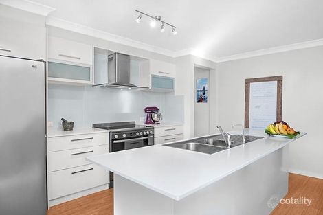 Property photo of 89 Araminta Chase Cameron Park NSW 2285