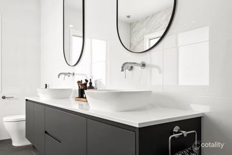 Property photo of 6 Head Street Centenary Heights QLD 4350