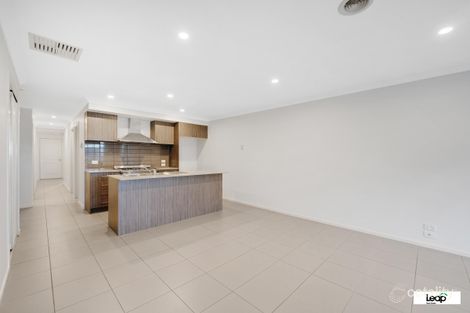 Property photo of 19 Koobush Boulevard Wollert VIC 3750