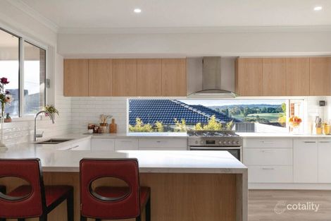Property photo of 32 Willowbank Way Brown Hill VIC 3350