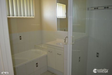 Property photo of 33 Seonaid Place Gracemere QLD 4702