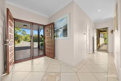 Property photo of 1 Crystal Court Ocean View QLD 4521