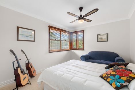 Property photo of 27 Reserve Drive Bateau Bay NSW 2261
