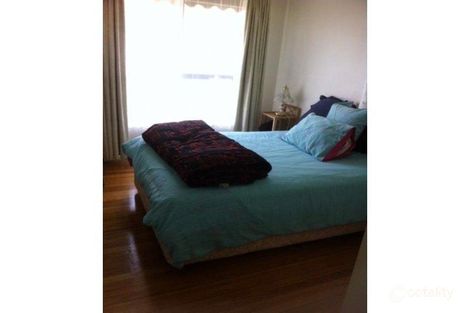 Property photo of 5 Brampton Close Craigieburn VIC 3064