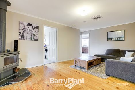 Property photo of 38 Hoysted Avenue Cranbourne North VIC 3977